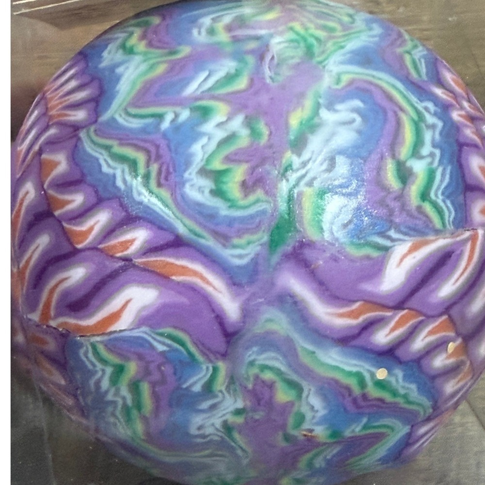2 Vintage Globe Swirl Candles Illuminating Candle Co Globe Ball New in Box - Picture 6 of 15